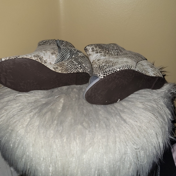 Naughty Monkey snake print booties - Picture 3 of 4